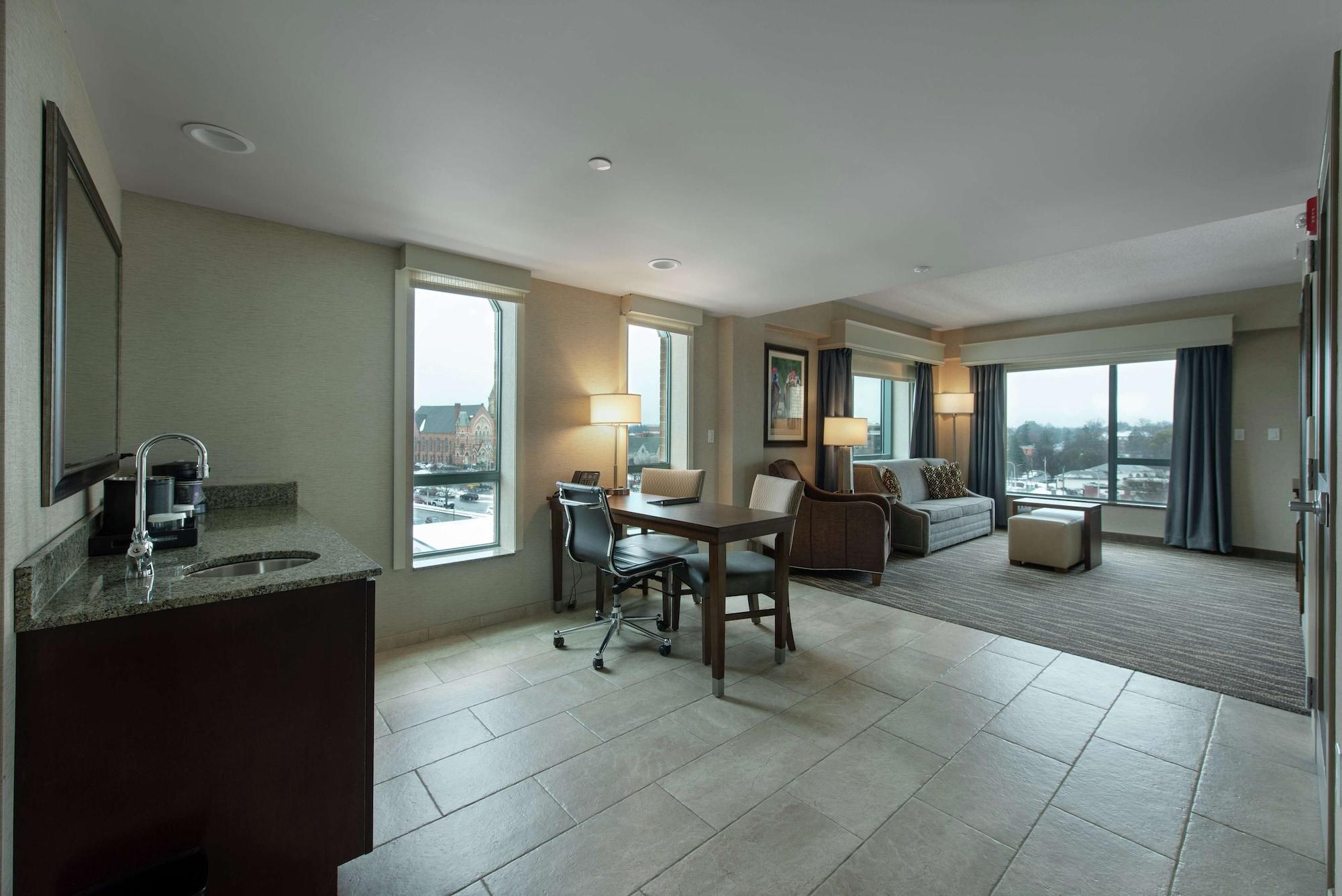 Hotel Embassy Saratoga Springs