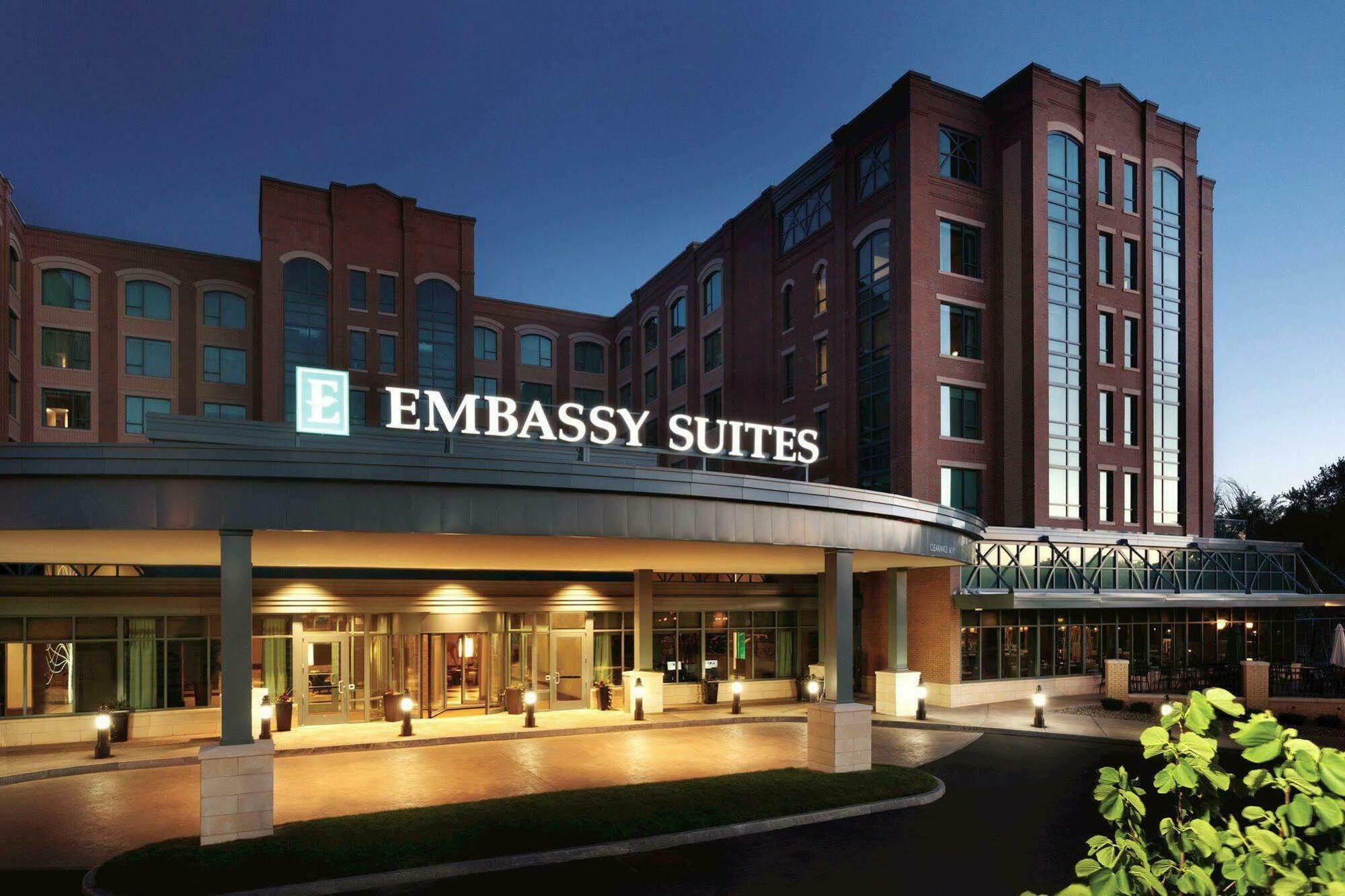 Embassy Hotel 4*